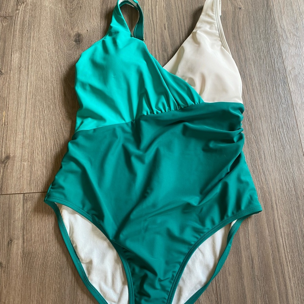 Target Shade & Shore size medium women’s one piece bathing suit brand new